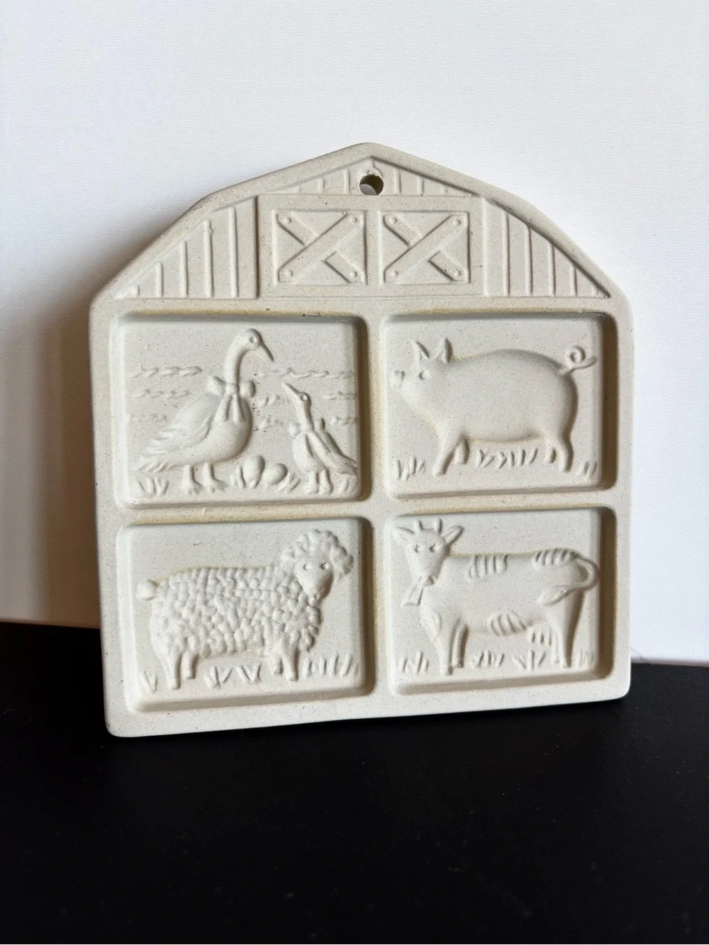 Vintage The Pampered Chef Farmyard Friends Stoneware Cookie Mold 1994